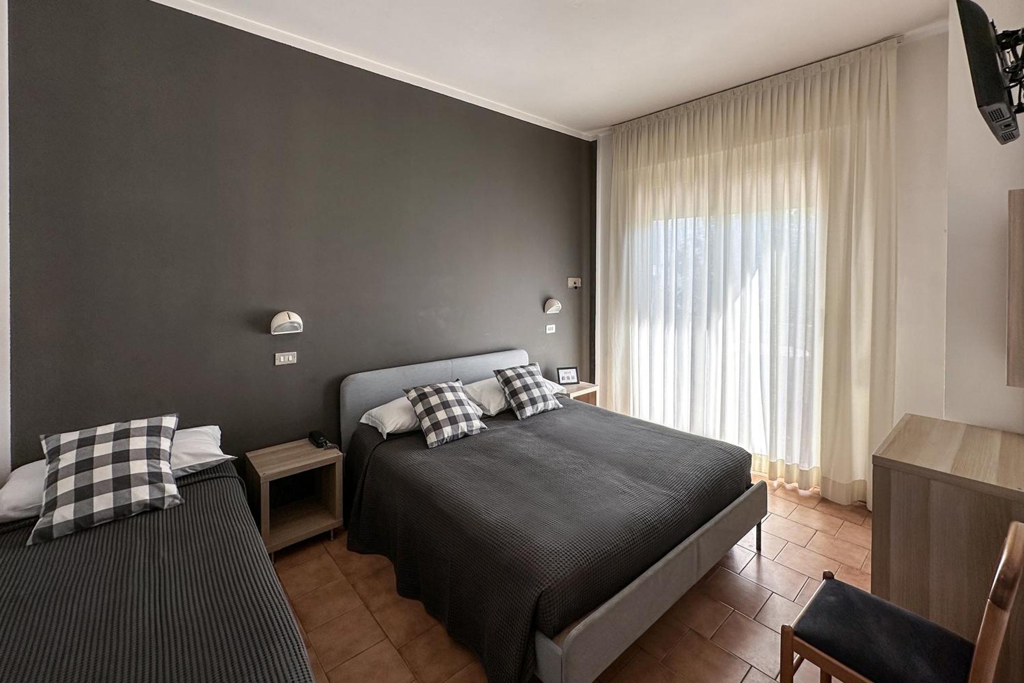 Hotel Aplo - Breakfast Experience Τσέρβια Εξωτερικό φωτογραφία