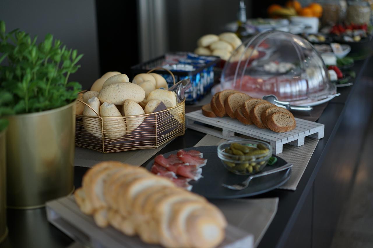 Hotel Aplo - Breakfast Experience Τσέρβια Εξωτερικό φωτογραφία