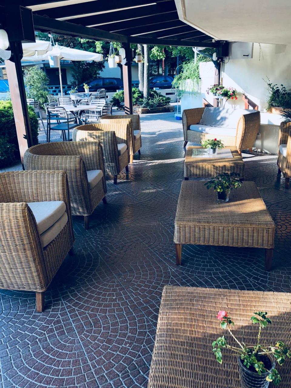 Hotel Aplo - Breakfast Experience Τσέρβια Εξωτερικό φωτογραφία