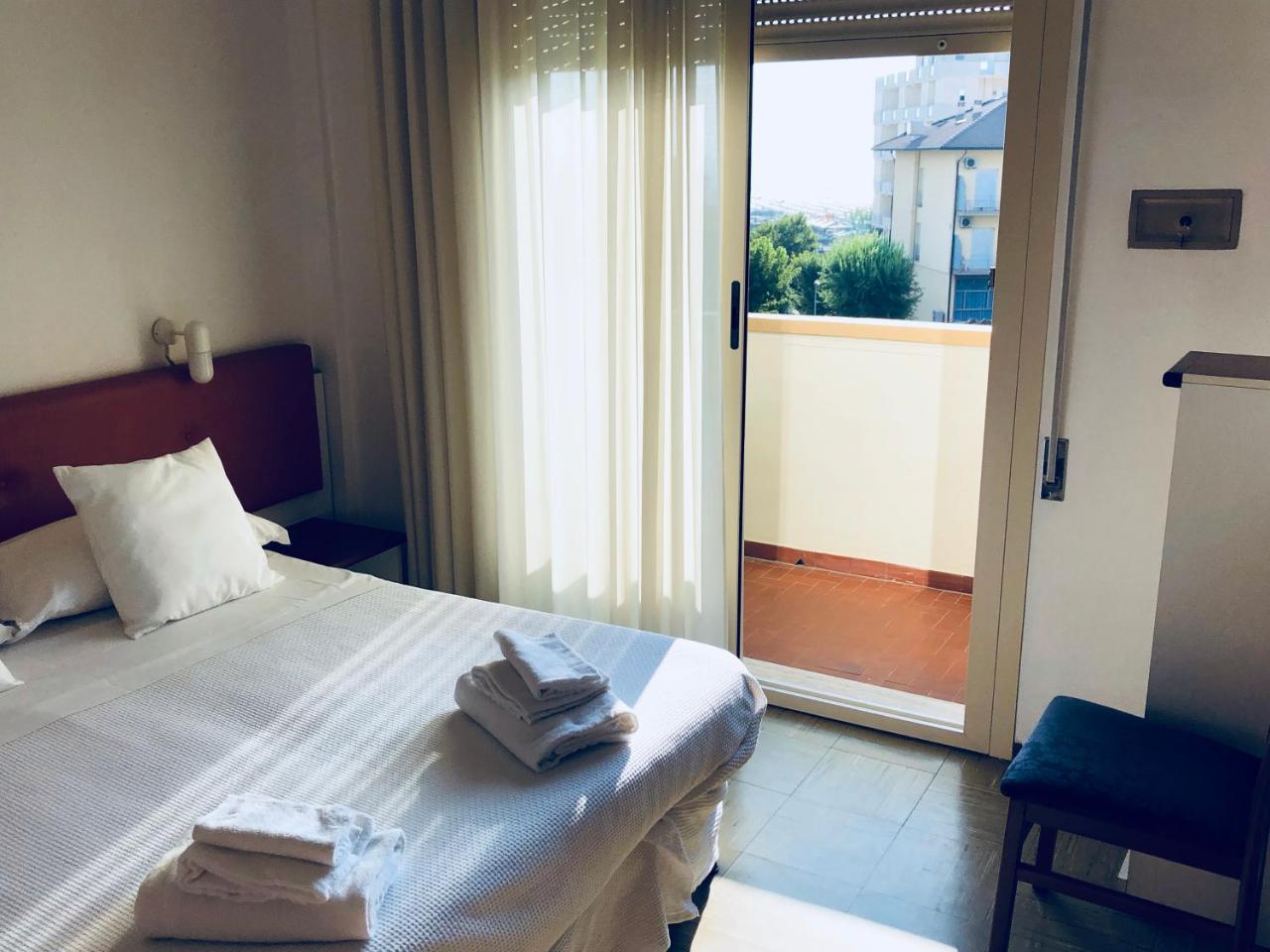 Hotel Aplo - Breakfast Experience Τσέρβια Εξωτερικό φωτογραφία