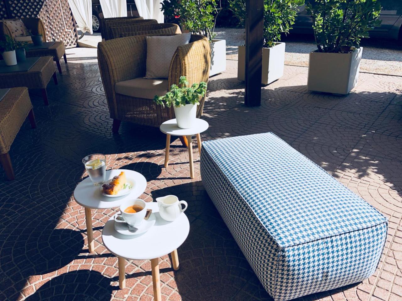 Hotel Aplo - Breakfast Experience Τσέρβια Εξωτερικό φωτογραφία